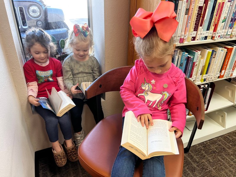 girls reading.jpg